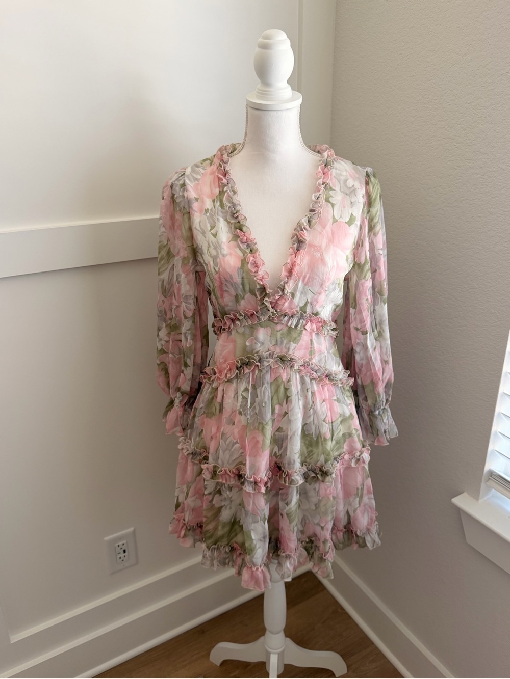 Hello Molly Floral Open Back Ruffle Mini Dress Size M US 6 NWT Pink Green